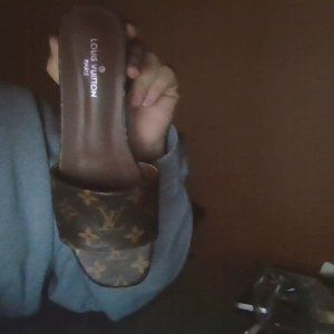 Woman's Louis Vuitton Sandals **AUTHENTIC**